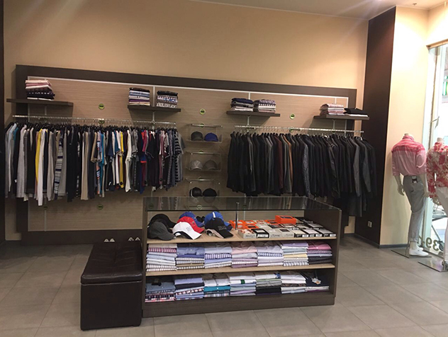 Adidas & reebok outlet. Магазин фк краснодар. Аутлет краснодар. Аутлет краснодар. Андерсен одежда.